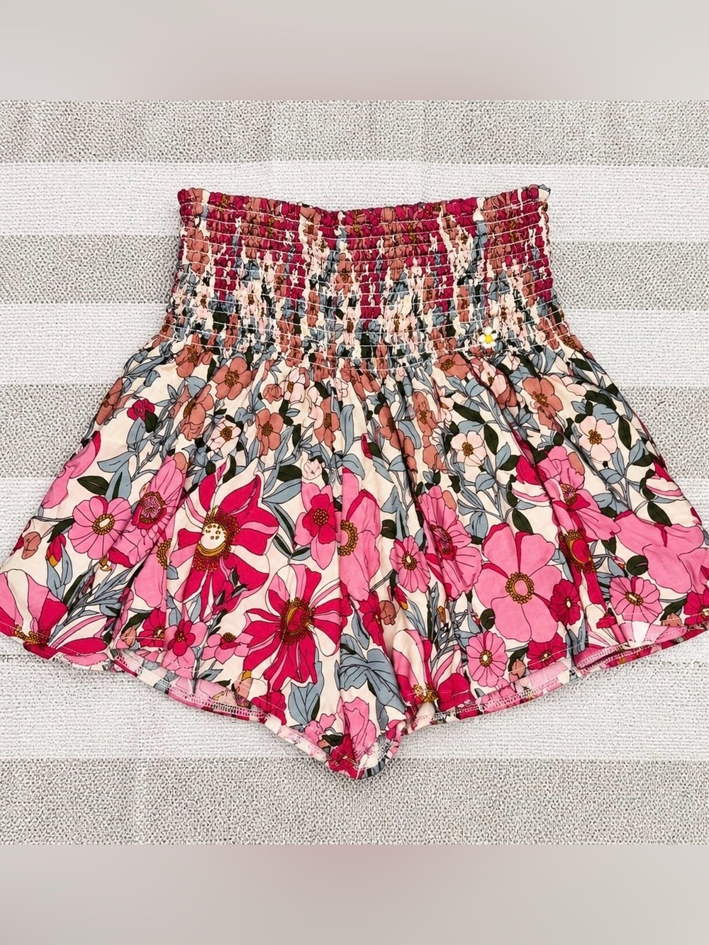 Natural Life Floral Smocked High Waist Flowy Shorts Pink Boho Size Small